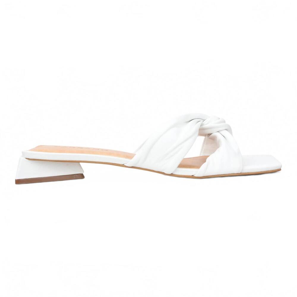 NEW CARRANO women's serenity leather slide sandal in white